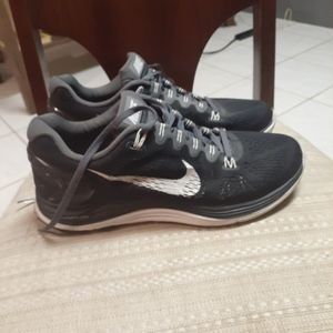 Womens Nikes shoes